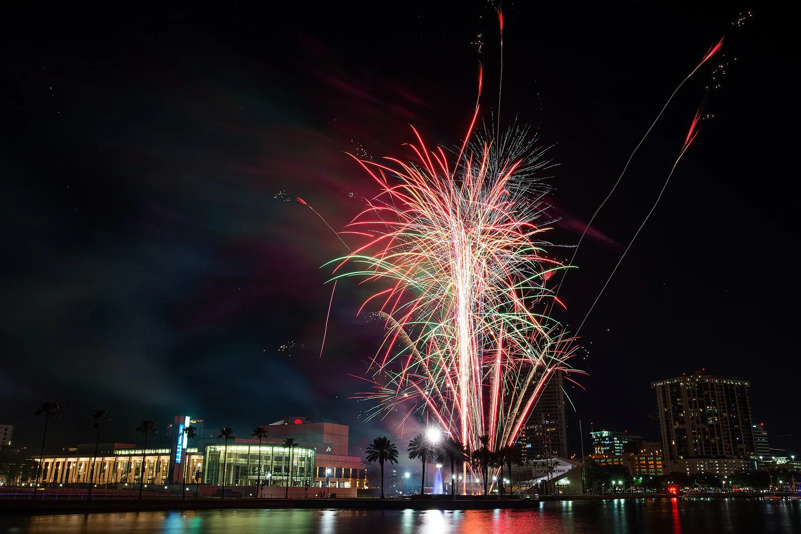 St Pete Fireworks (28035932099) in Saint Petersburg, Florida