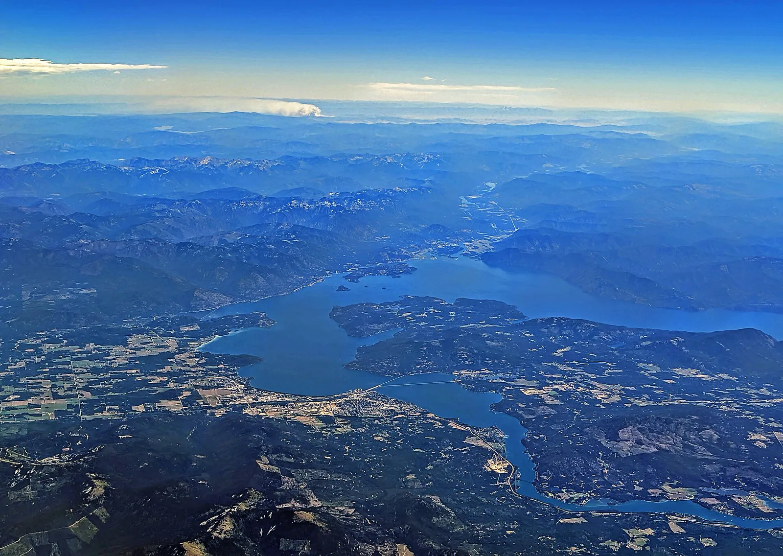Sandpoint and Lake Pend Oreille and Elmo fire plume aerial, Idaho