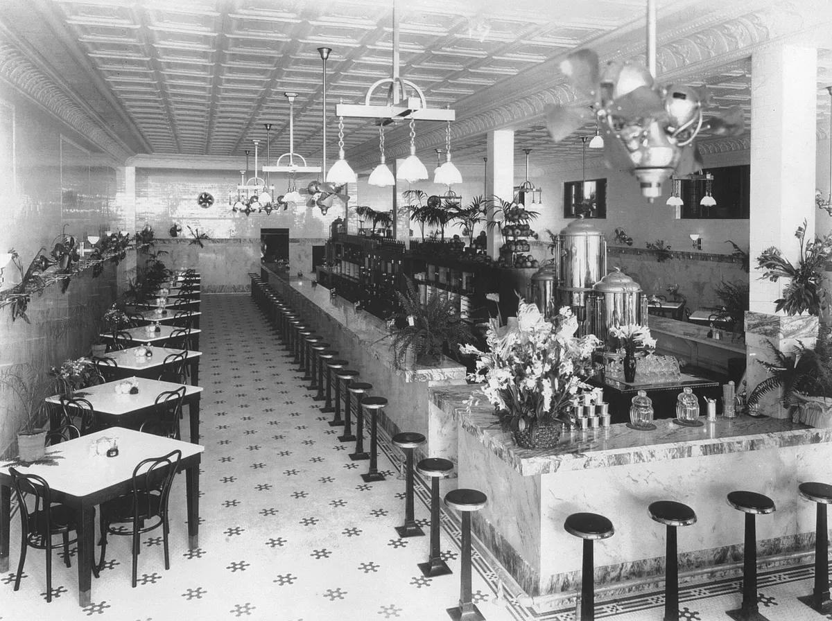 Kables New Restaurant, Toledo, Ohio (approximately 1912) - DPLA - 1396cdaa15894e553ce9629458849c57