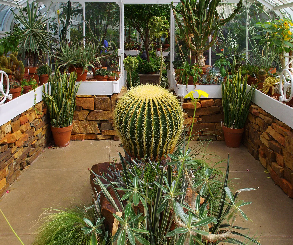 Tulsa Victorian Conservatory Center, Woodward Park, Tulsa, Oklahoma, June 26, 2013 (9257660995)