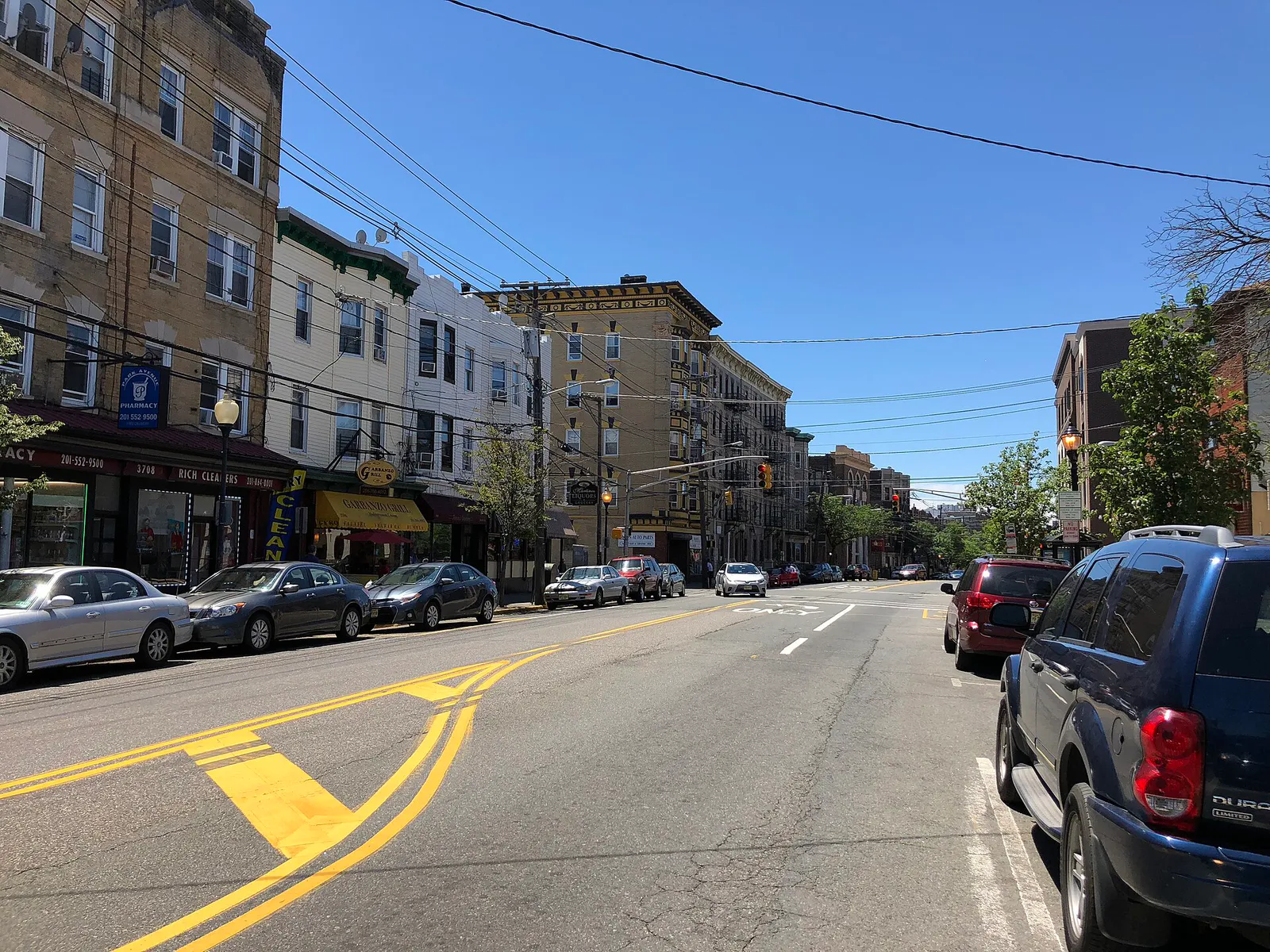 2018-07-07 12 10 54 View north along Hudson County Route 505 (Park Avenue) just north of 38th Street on the border of Weehawken Township and Union City in Hudson County, New Jersey