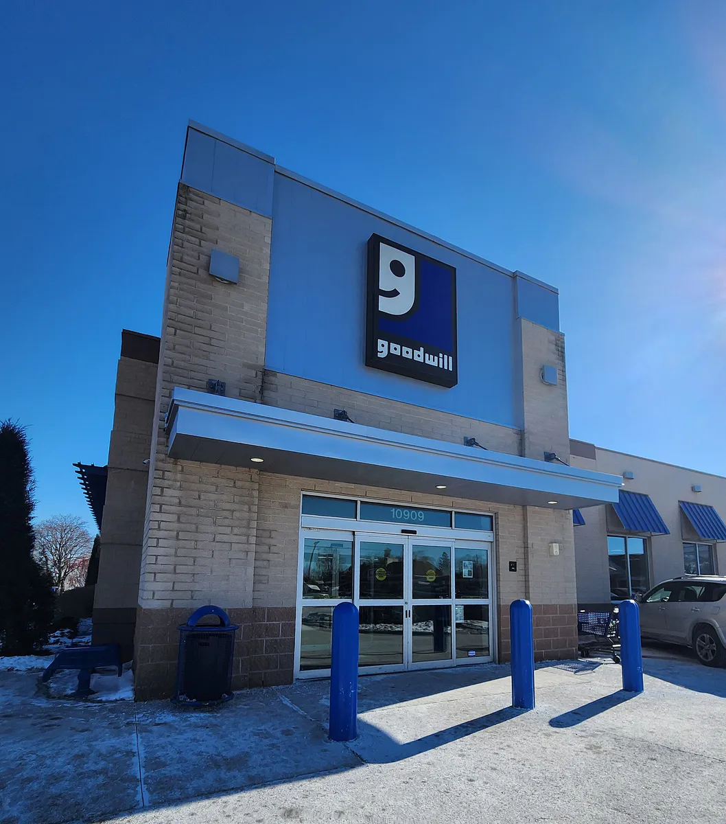 Goodwill Oklahoma Ave west allis wi, Wisconsin