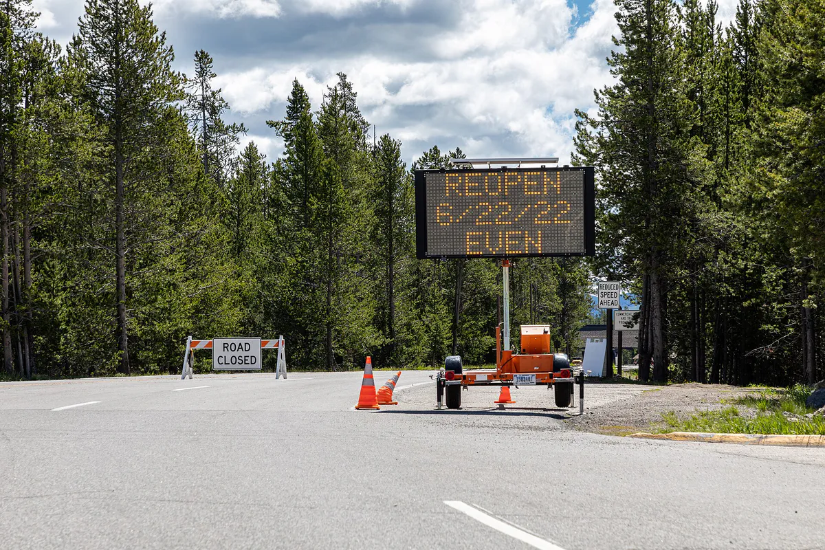 West Yellowstone (MT, USA), Yellowstone Avenue, Zufahrt zum Yellowstone National Park -- 2022 -- 2388, Montana