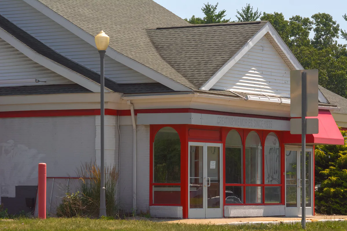 Former Friendly's Restaurant in Westfield, MA (53950182200), Massachusetts