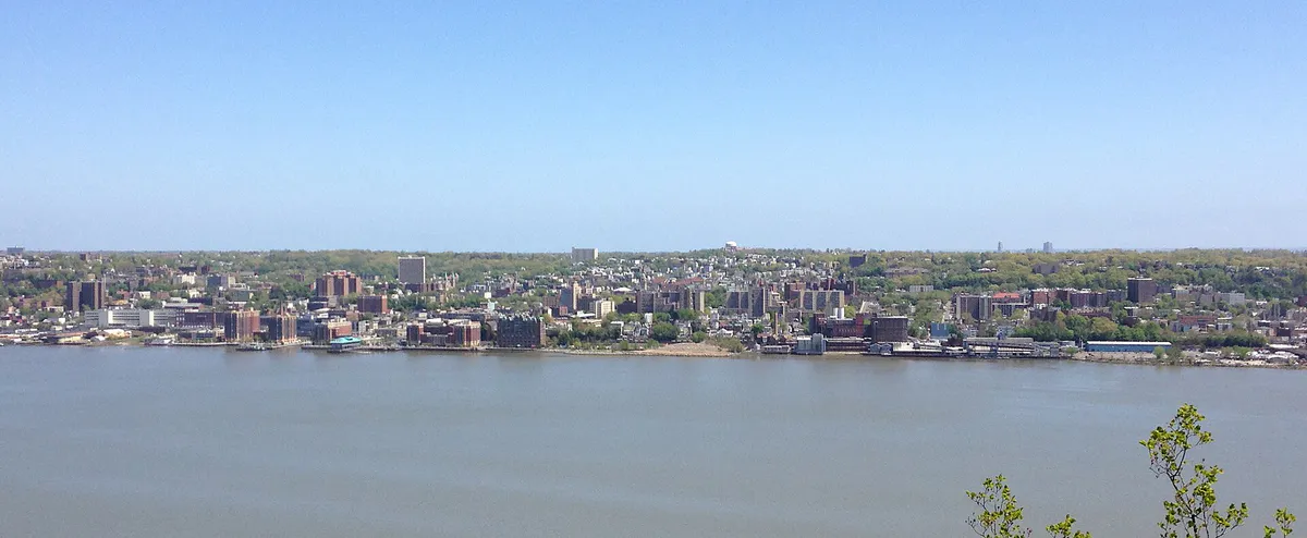 2013-05-05 13 23 39 View of Yonkers, New York from Alpine Overlook on the New Jersey Palisades
